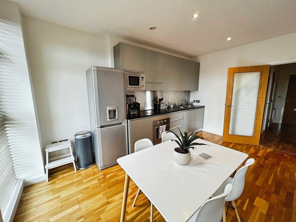 Property photo 3 of 8 Picture No. 14