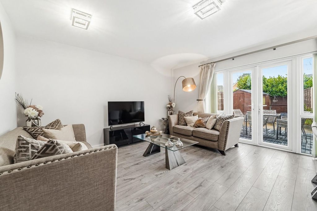 Property photo 2 of 26 Parkview Road