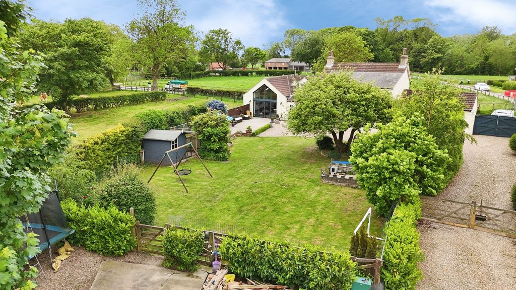 Property photo 1 of 23 4541241