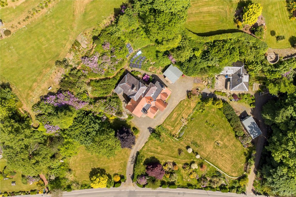 Property photo 3 of 28 Craigrownie House