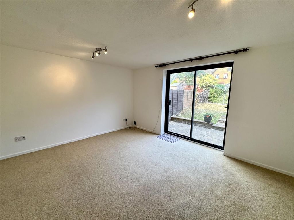 Property photo 3 of 13 Sitting Room