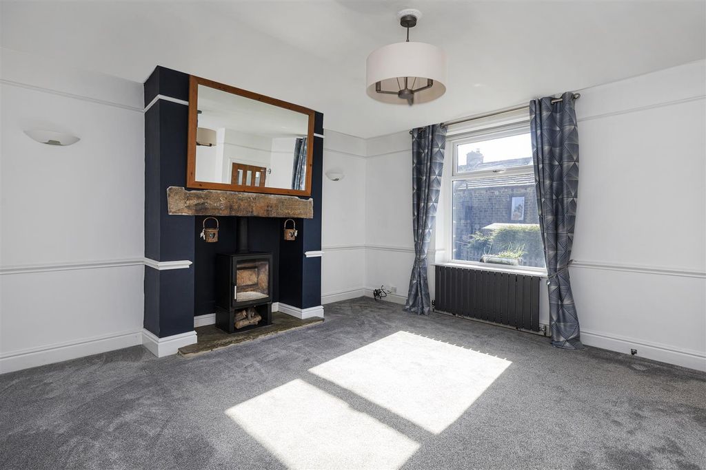 Property photo 3 of 28 Living Room