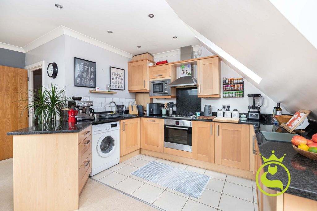 Property photo 2 of 10