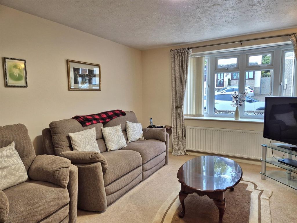 Property photo 3 of 11 20251016_094742_Resized.Jpg