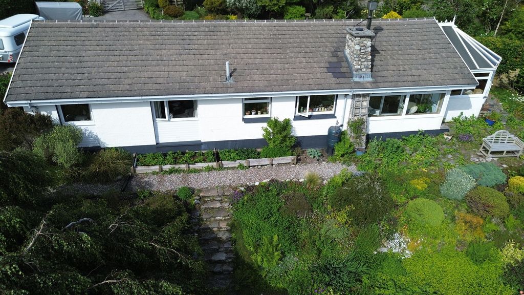 Property photo 3 of 25