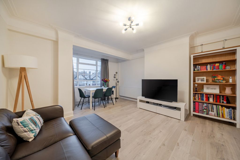 Property photo 2 of 15 1414837-14-698E70...