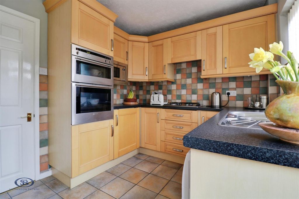 Property photo 3 of 19 50889Fbe-Img_8614-Img_8616.Jpg