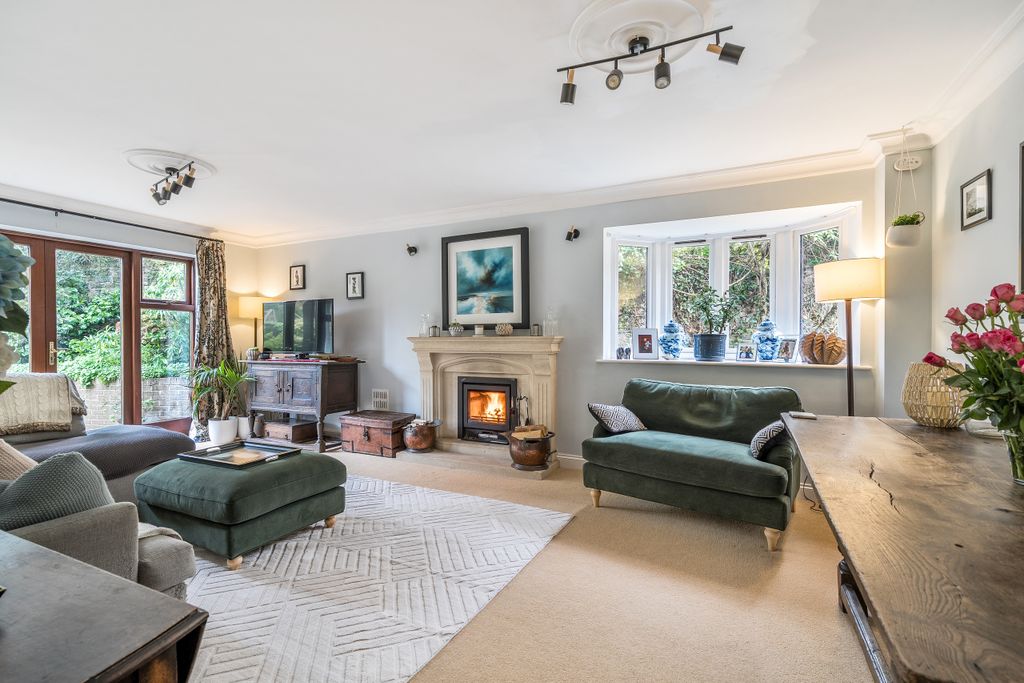 Property photo 2 of 28 1373454-12-69023Cfc174F3-Arw-1