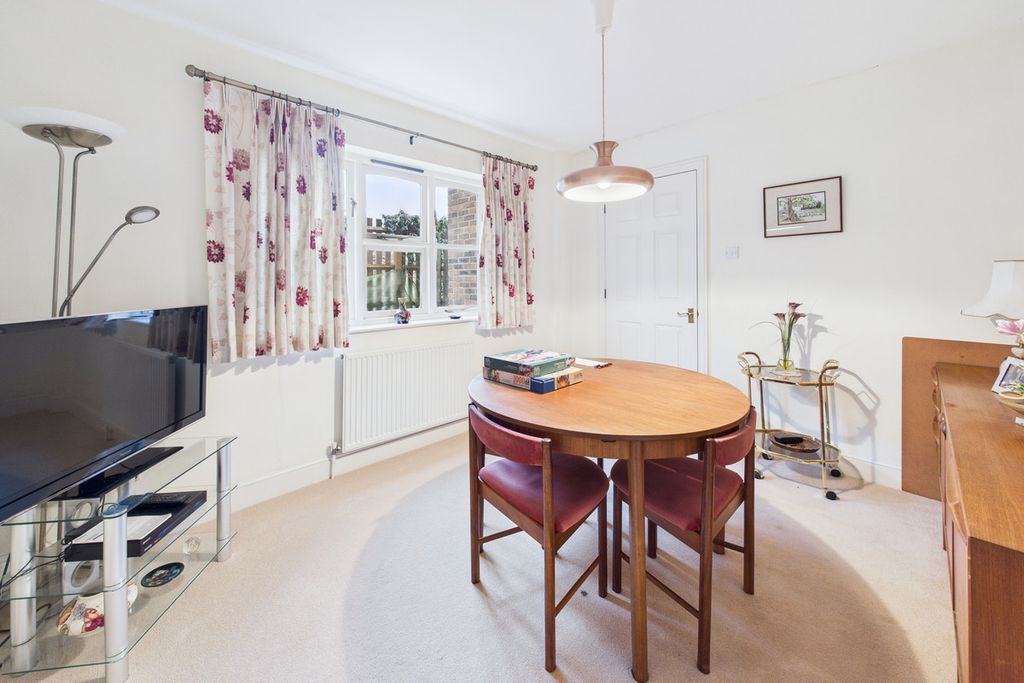 Property photo 3 of 31