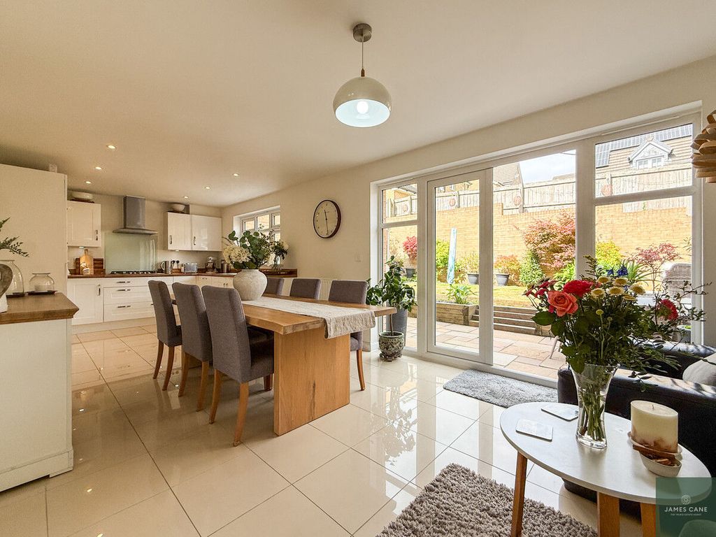 Property photo 1 of 28