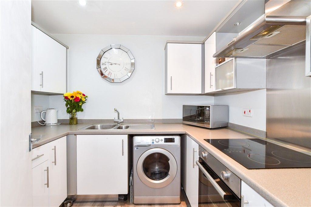 Property photo 1 of 6 Kitchen