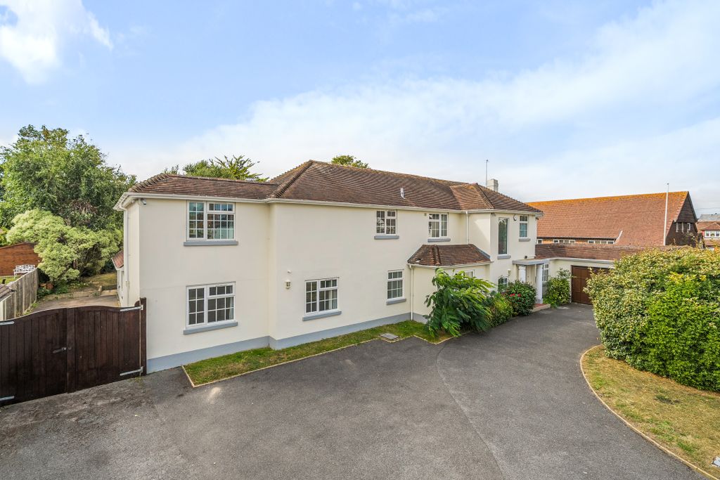 Property photo 1 of 25