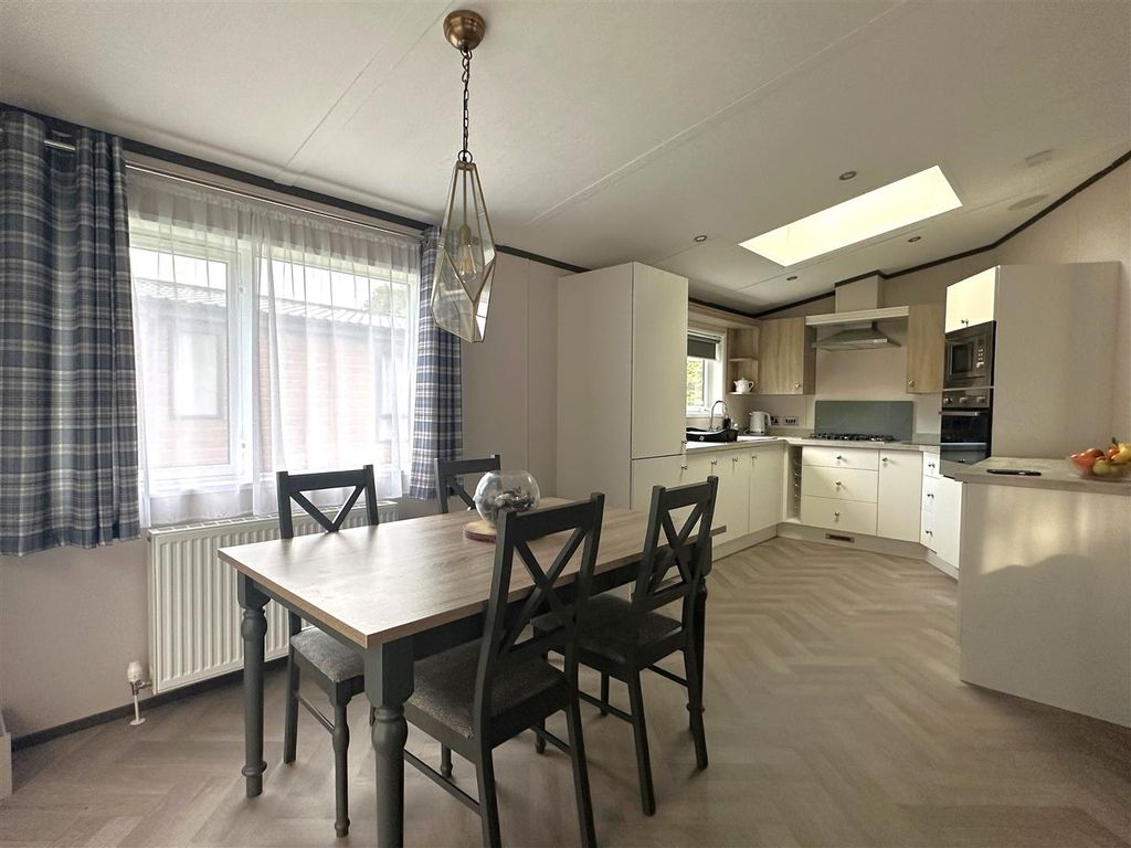 Property photo 3 of 14 6.Jpg