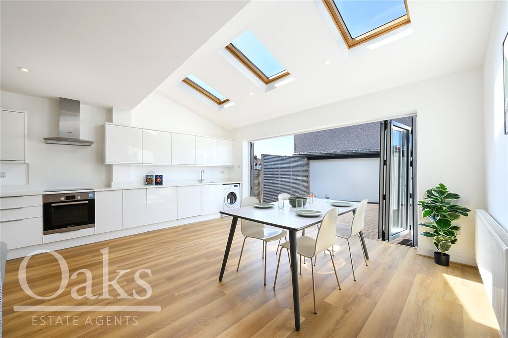 Property photo 1 of 16 Picture No. 14