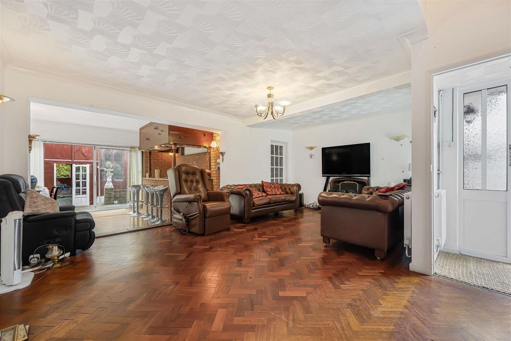 Property photo 3 of 21 9_67225.Jpg