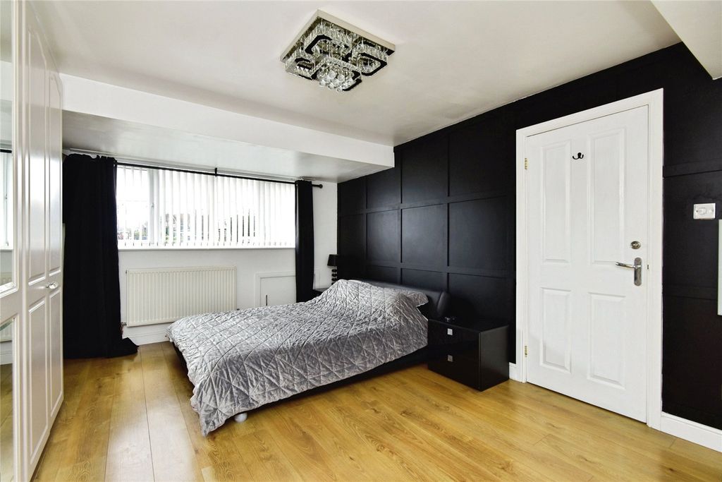 Property photo 3 of 28 Picture No. 12