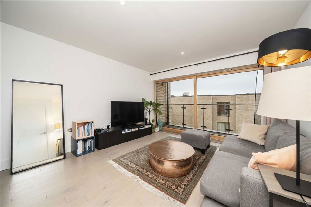 Property photo 2 of 8