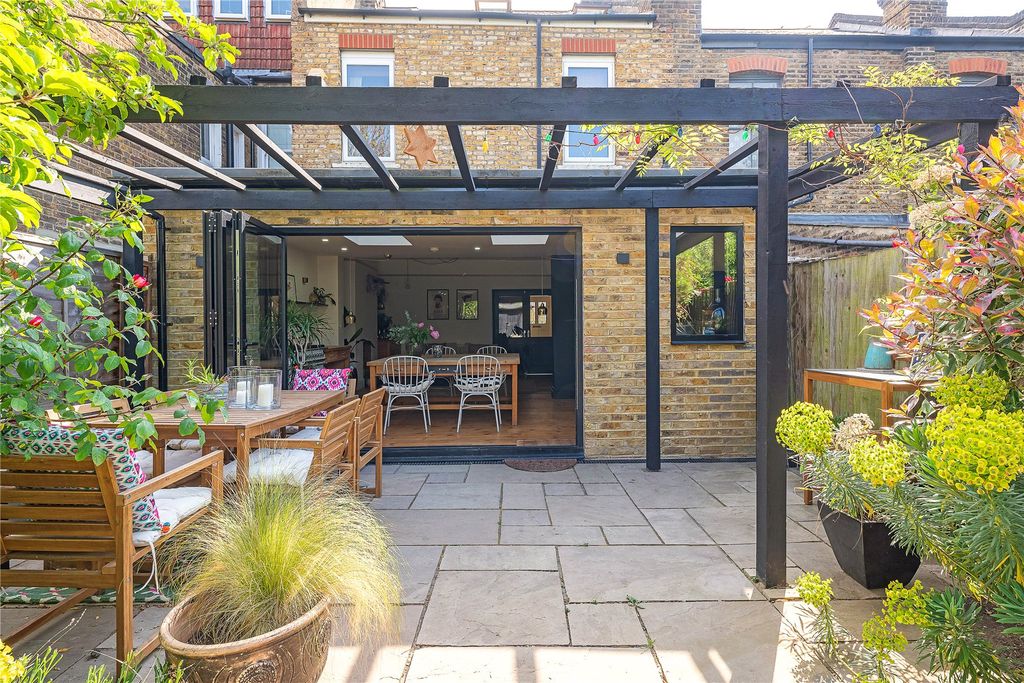 Property photo 3 of 22 Picture No. 34