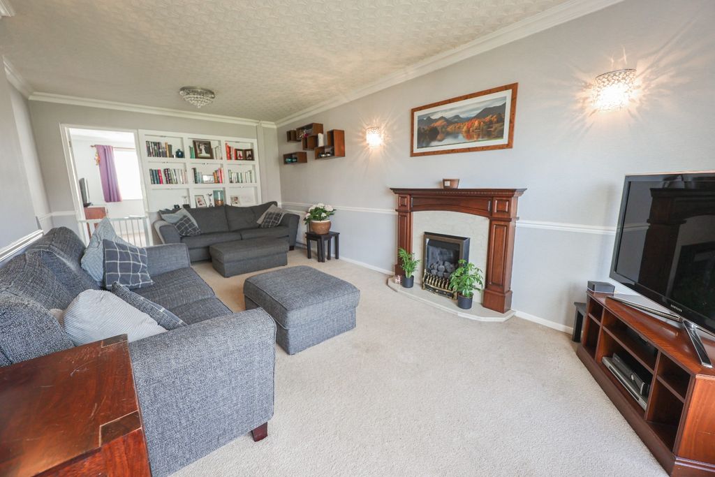 Property photo 3 of 25 4822794