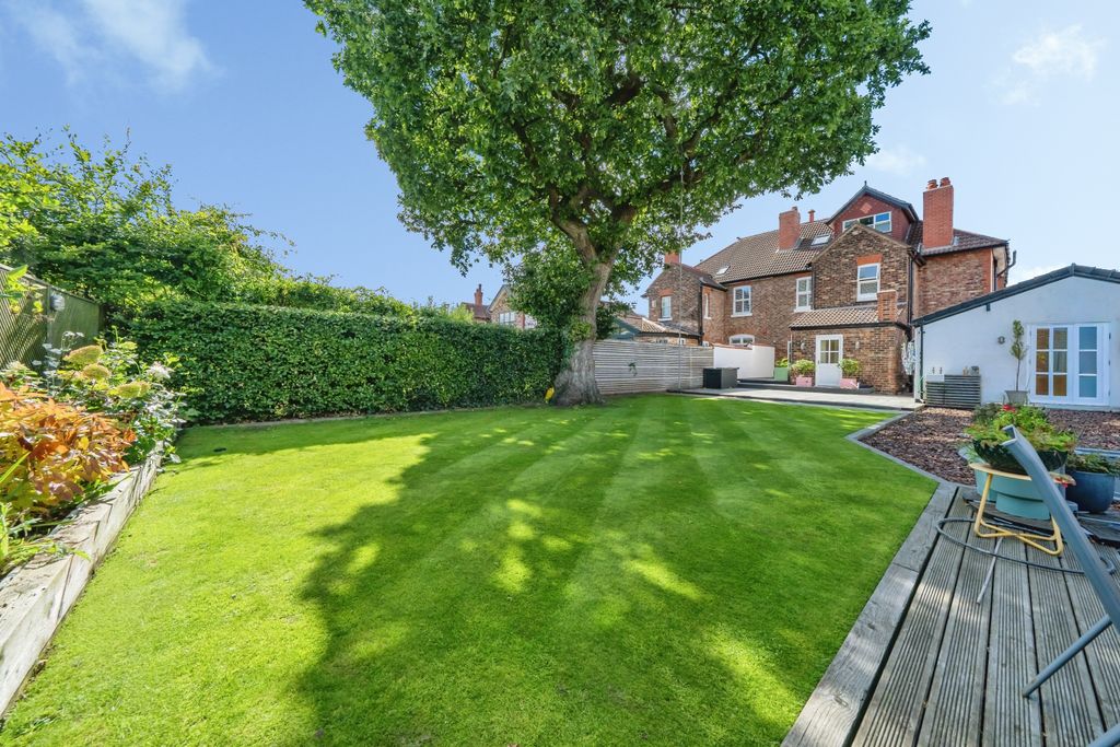 Property photo 3 of 32 3
