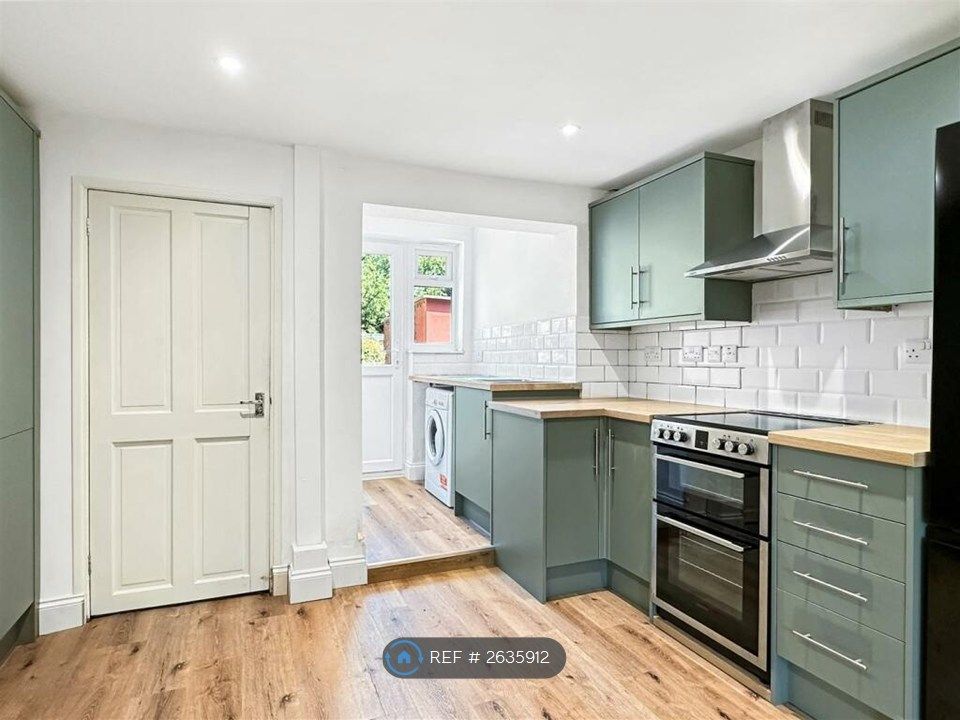 Property photo 3 of 16 Kitchen