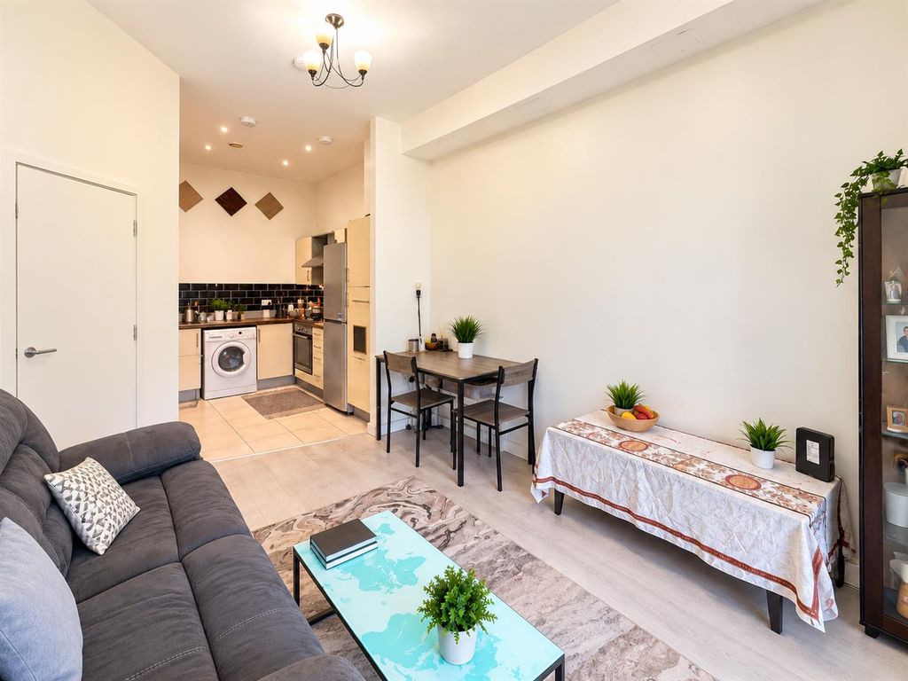 Property photo 2 of 8 Open Plan Kitchen/ Reception Room