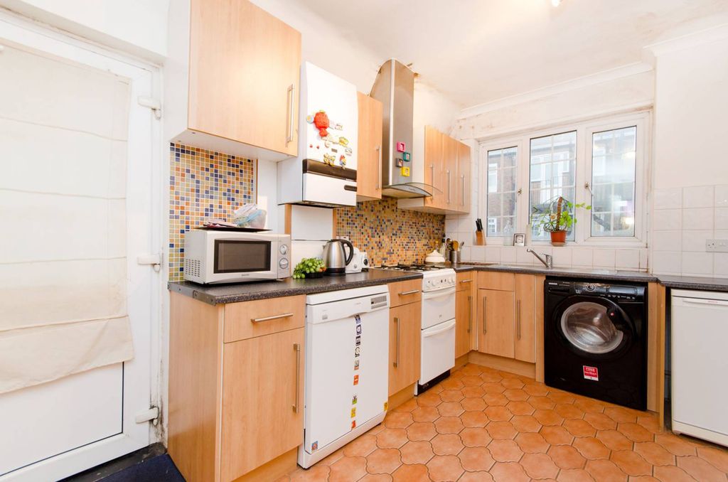 Property photo 1 of 5