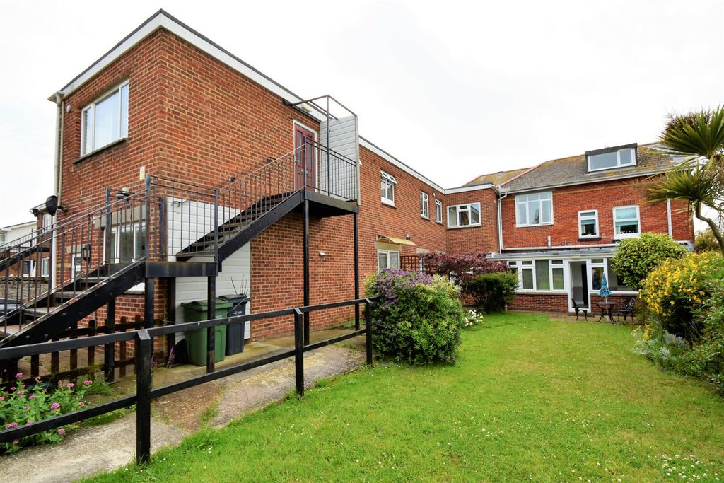 Property photo 1 of 6 Rear Garden