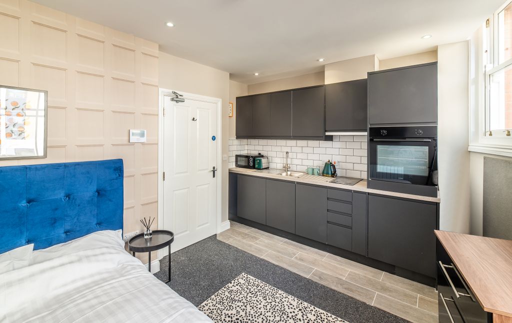 Property photo 1 of 6 Canning Place B205-003