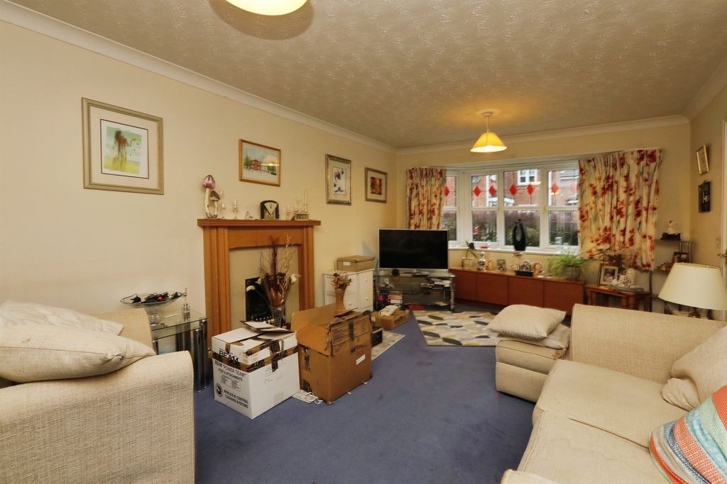 Property photo 3 of 12