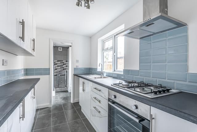 Property photo 1 of 10 Kitchen