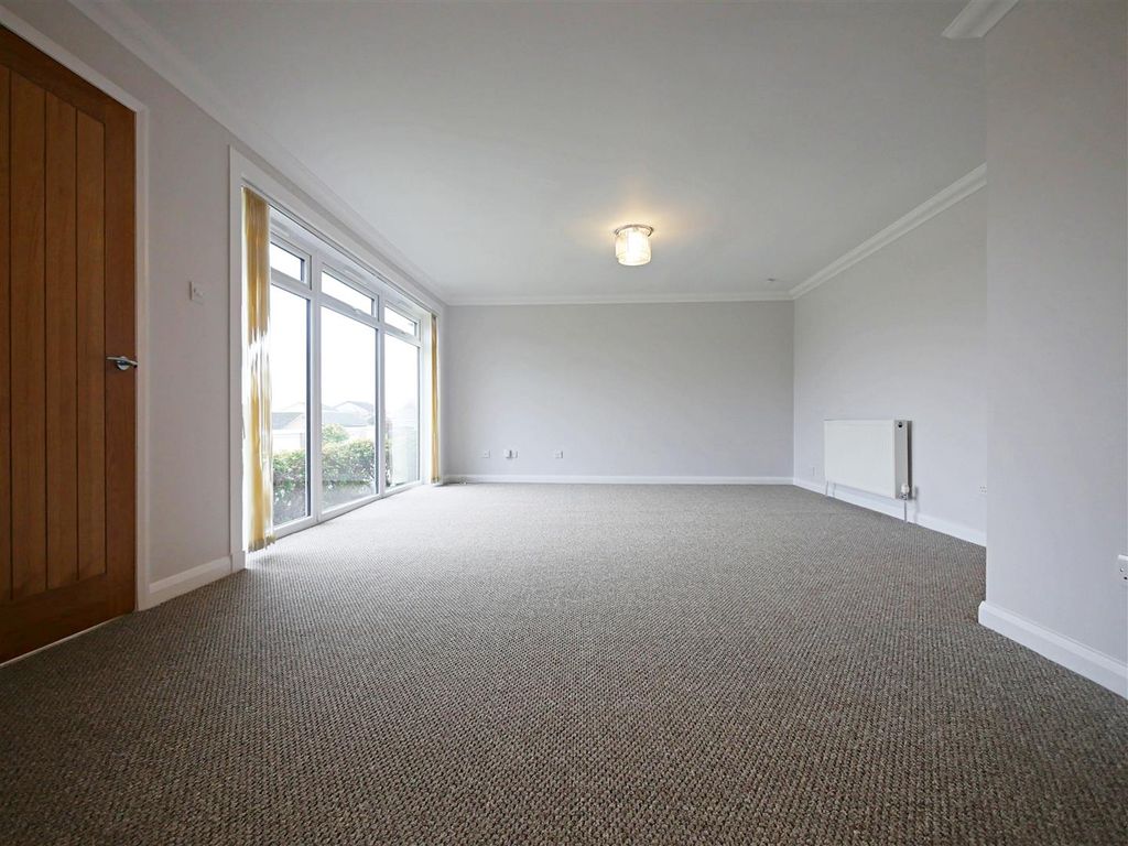 Property photo 3 of 14 P2110497.Jpg