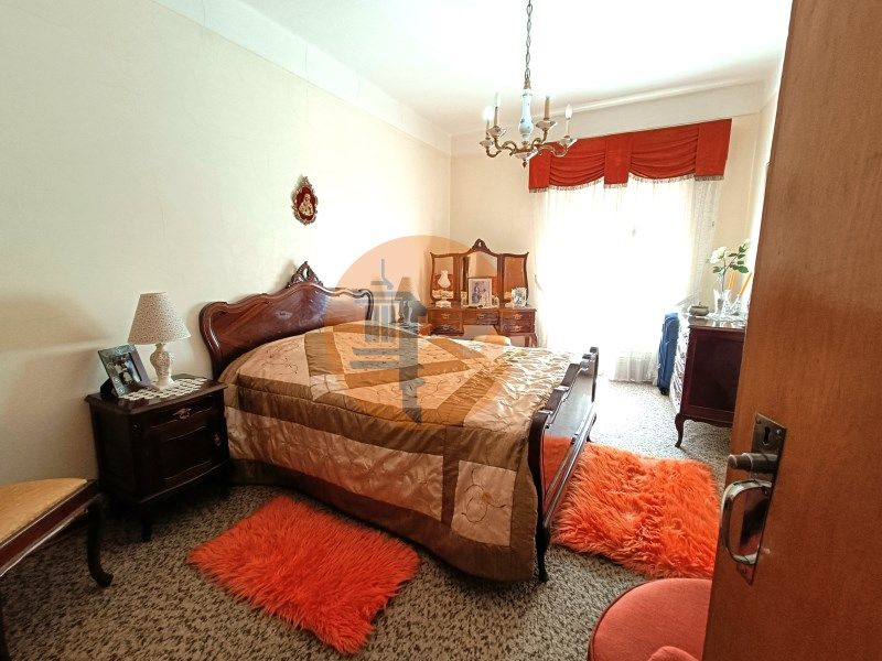 Property photo 2 of 52