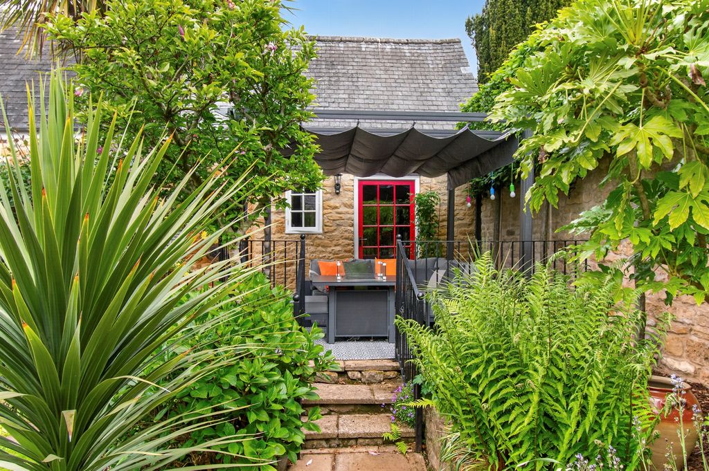 Property photo 2 of 18