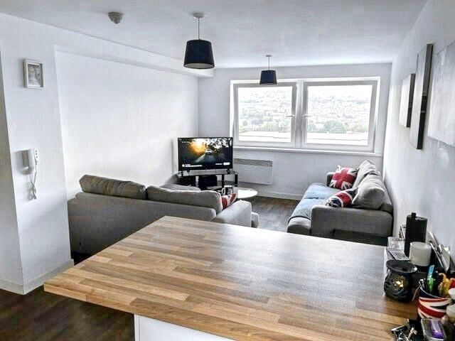 Property photo 3 of 11