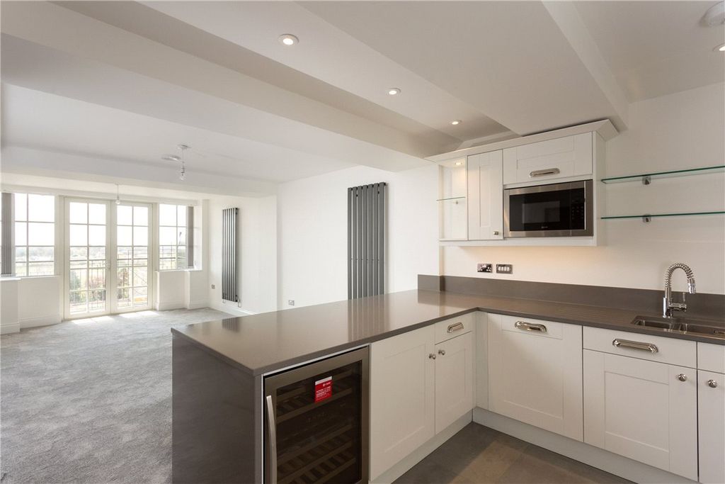 Property photo 2 of 9 Picture No. 16