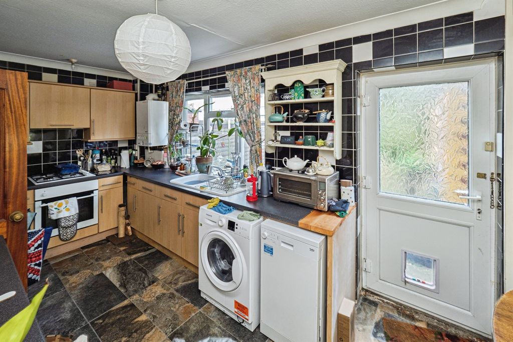 Property photo 3 of 12