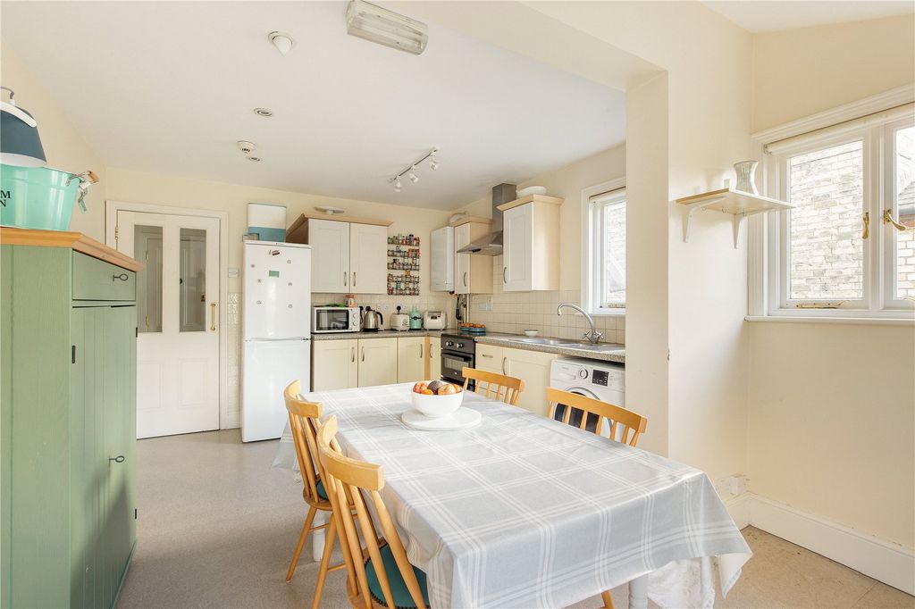 Property photo 3 of 11 Kitchen/Dining Room