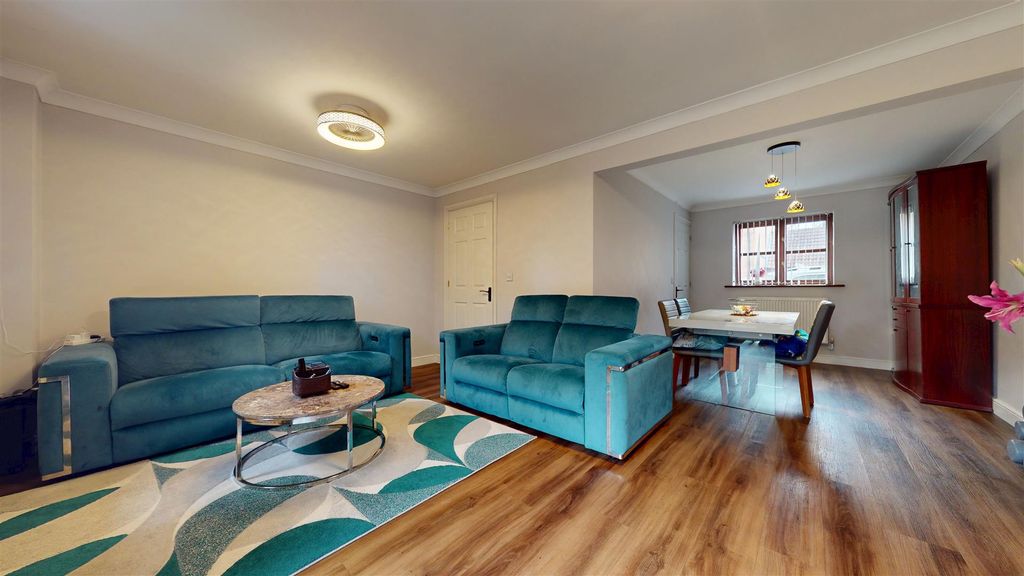 Property photo 3 of 25 12102025_125913.Jpg