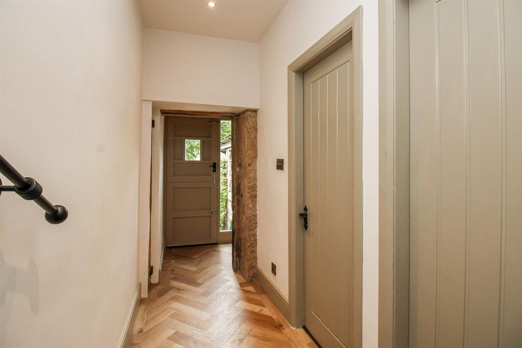 Property photo 3 of 20