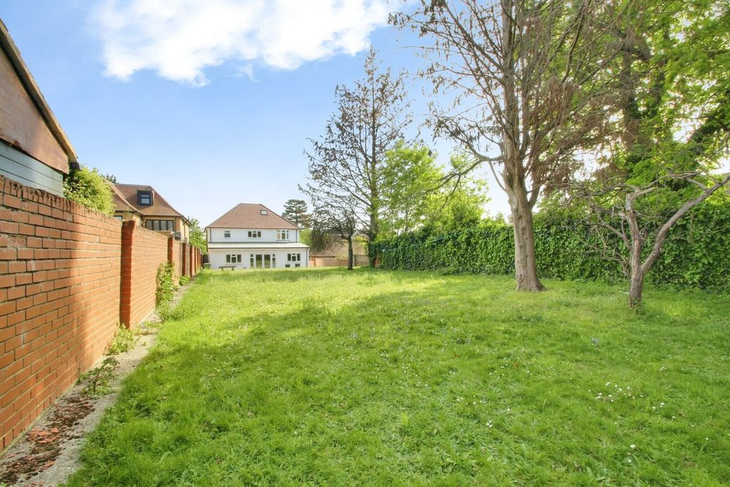 Property photo 3 of 20