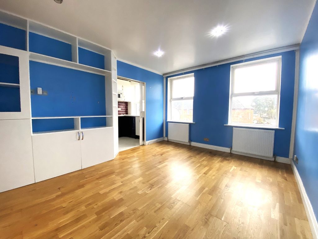 Property photo 3 of 7 4911393