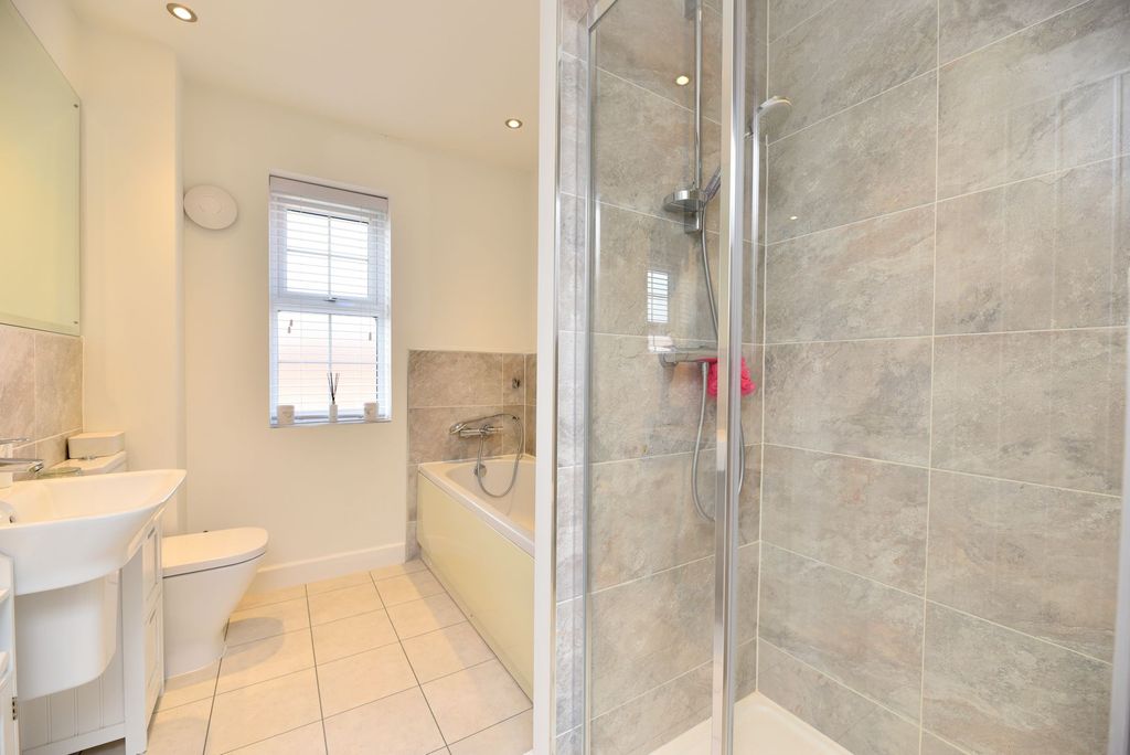 Additional image 17 of 3 bed semi-detached house for saleGale Drive, Biggleswade SG18