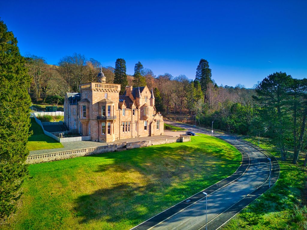 Property photo 1 of 25