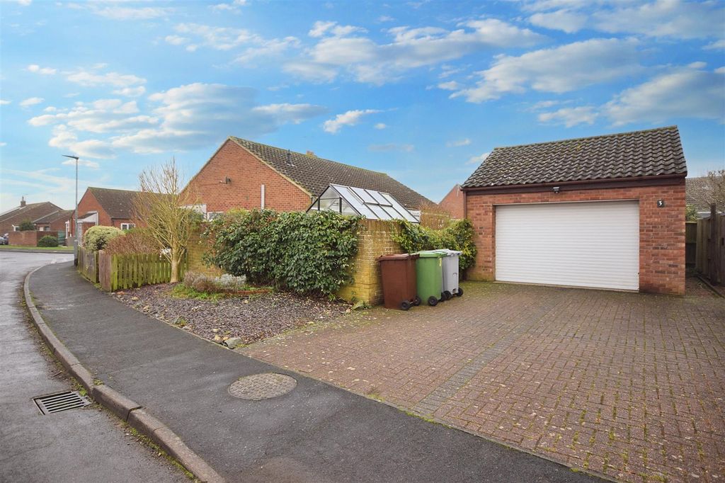 Property photo 2 of 11 2 (85).Jpg