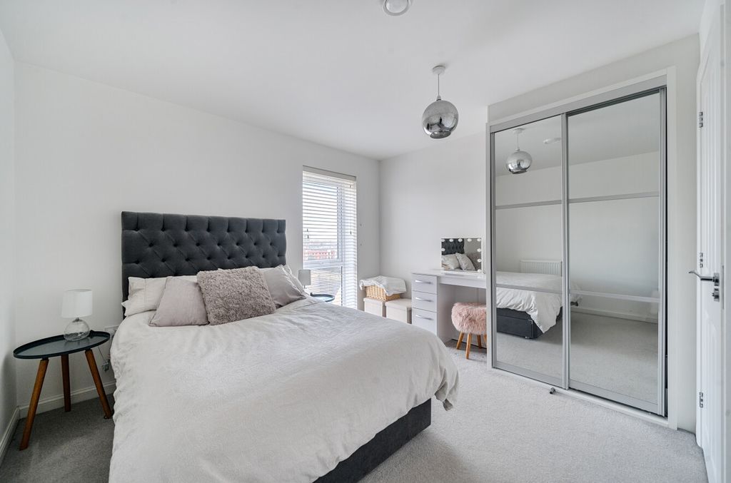 Property photo 3 of 22 1404560-15-697A4A...