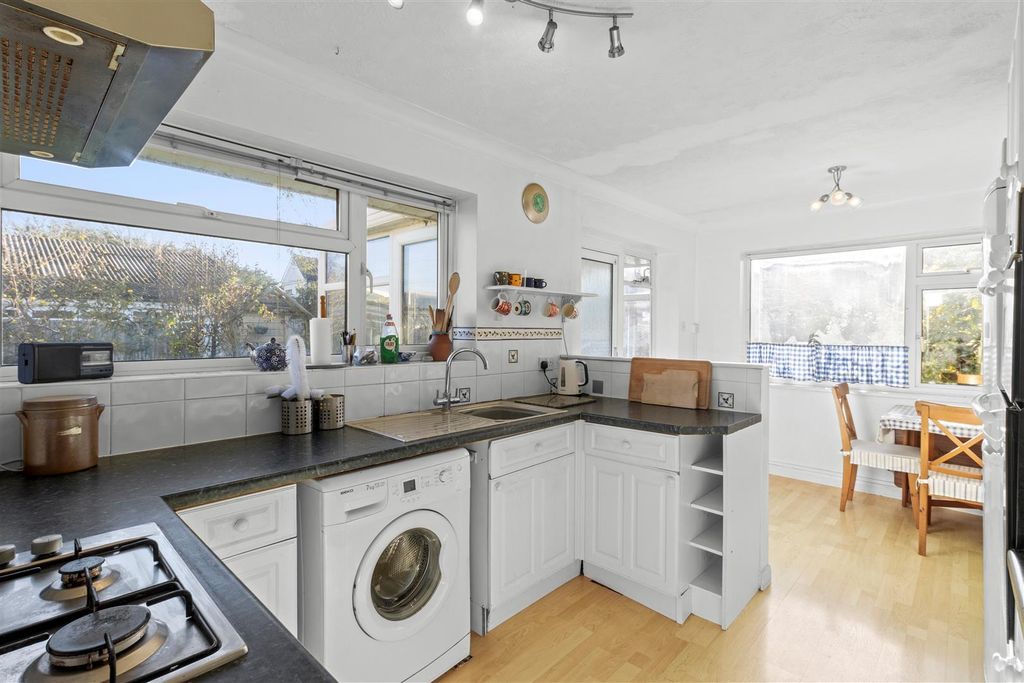 Property photo 3 of 20 Kitchen Diner