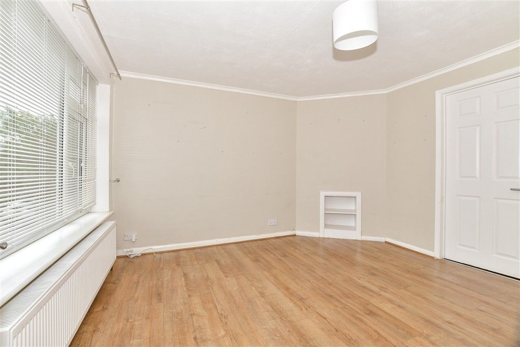 Property photo 1 of 7 Lounge