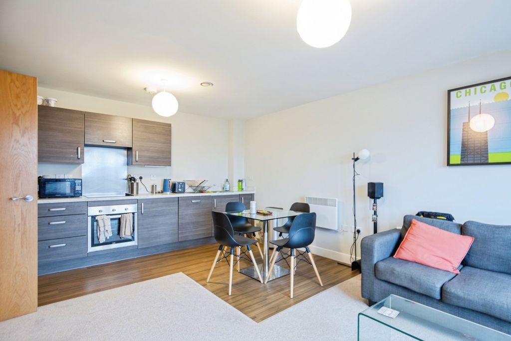 Property photo 3 of 11 Pbox-Img.Jpg