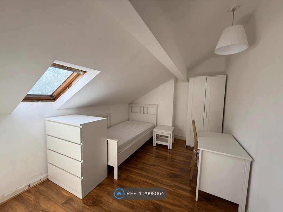 Property photo 2 of 6